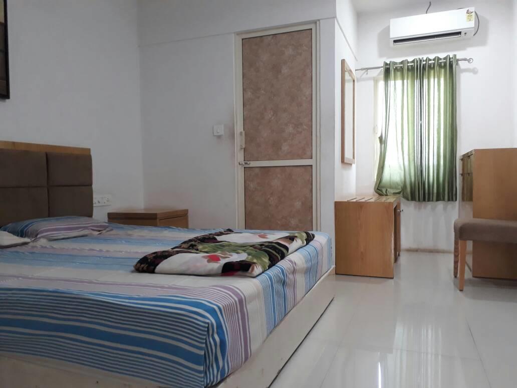 Stay Guru Usha Residency Bhuj Exterior photo